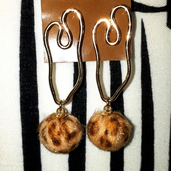 Piercing - Picture 2 of 3